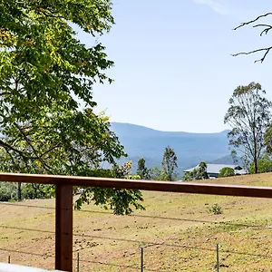  Holiday home Hollow Tree Farm